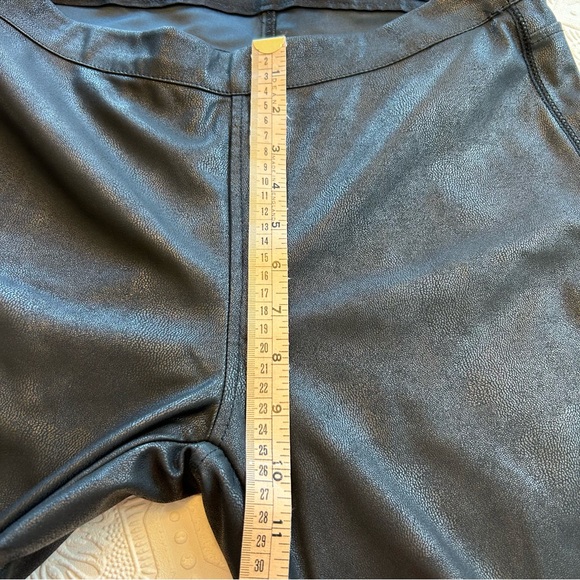 BLANK NYC Vegan Leather Pull On Jeggings Sz 30 NWOT - Picture 10 of 15